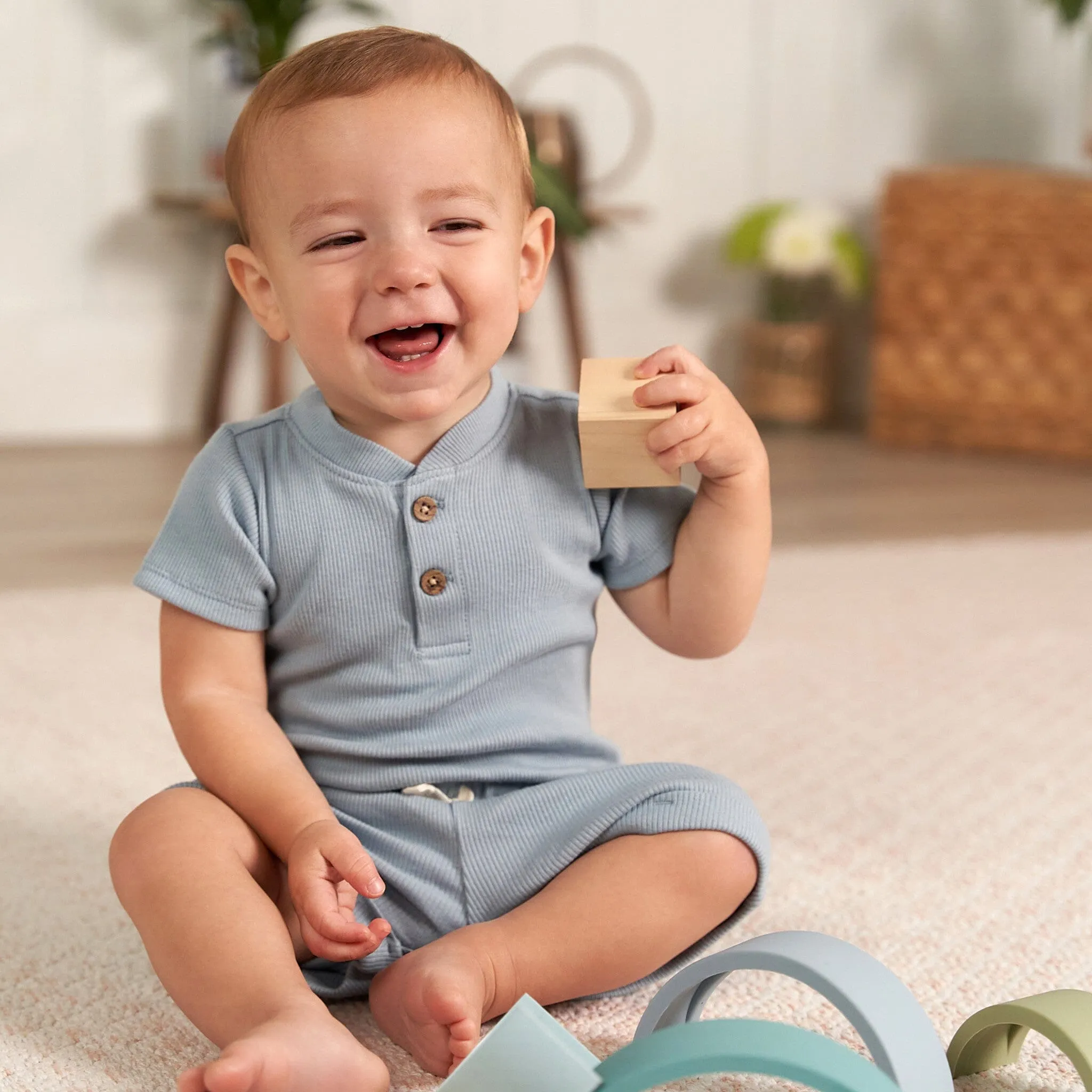 2-Piece Baby Boys Blue Bodysuit and Shorts Set