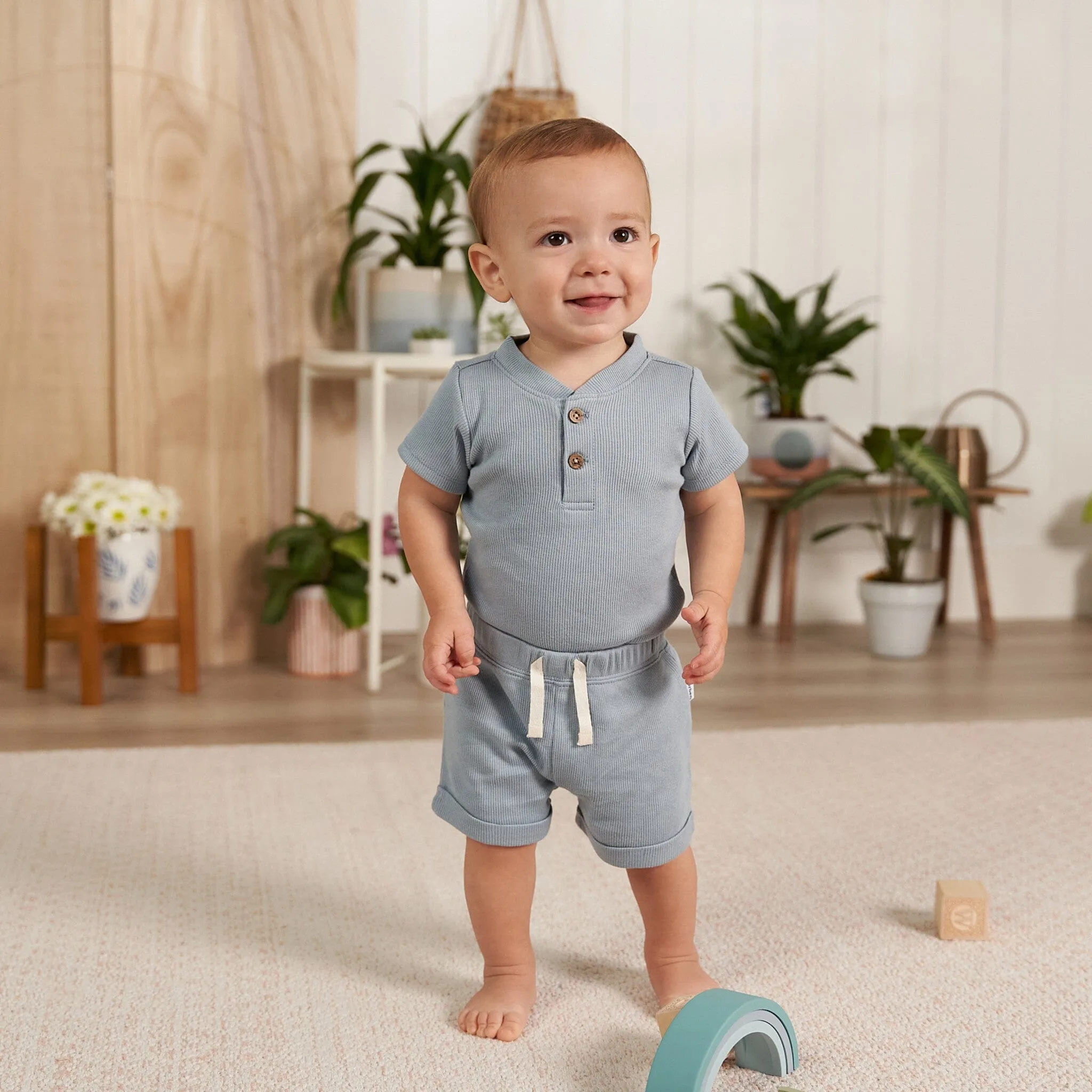 2-Piece Baby Boys Blue Bodysuit and Shorts Set