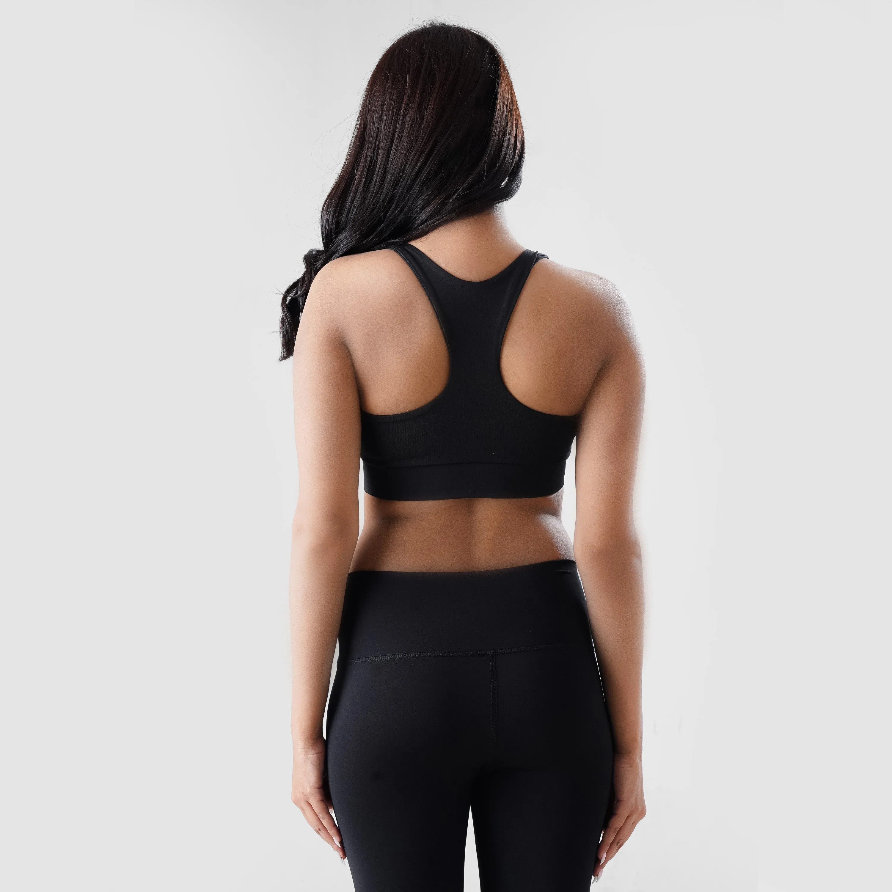 Aero Dry Front-Zip Sports Bra