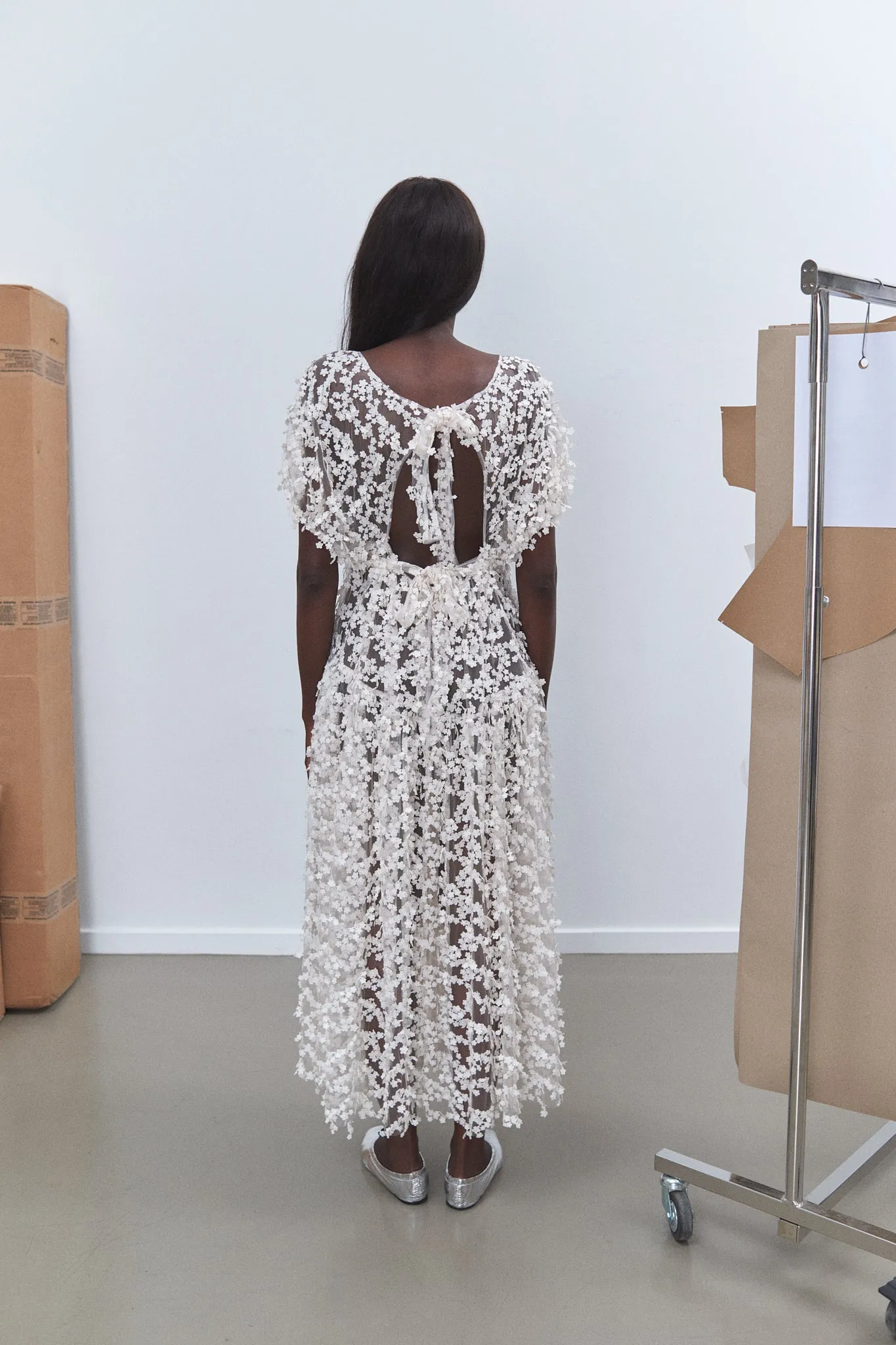 AMMI | DRESS DAISY APPLIQU… ECRU