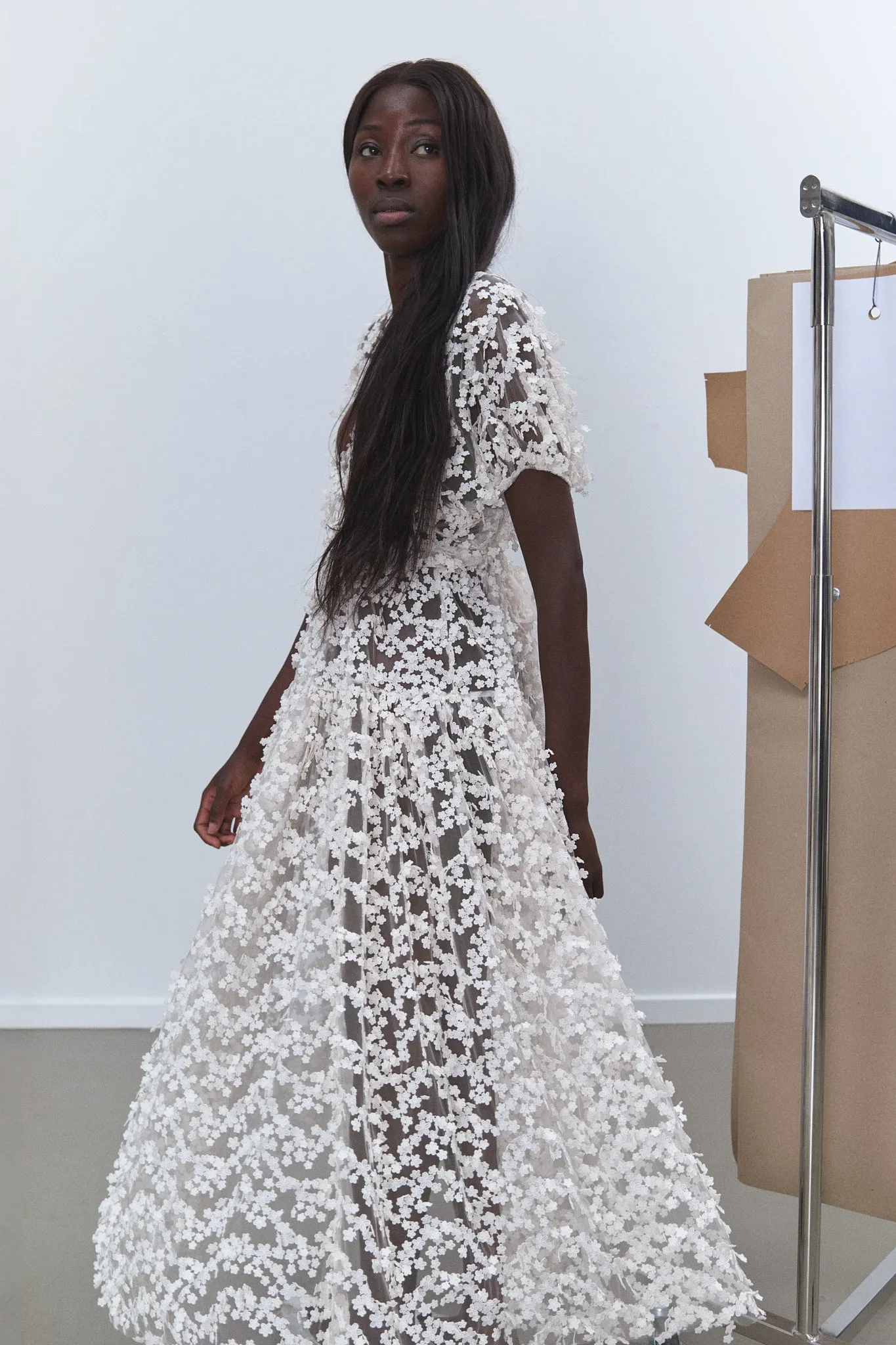 AMMI | DRESS DAISY APPLIQU… ECRU
