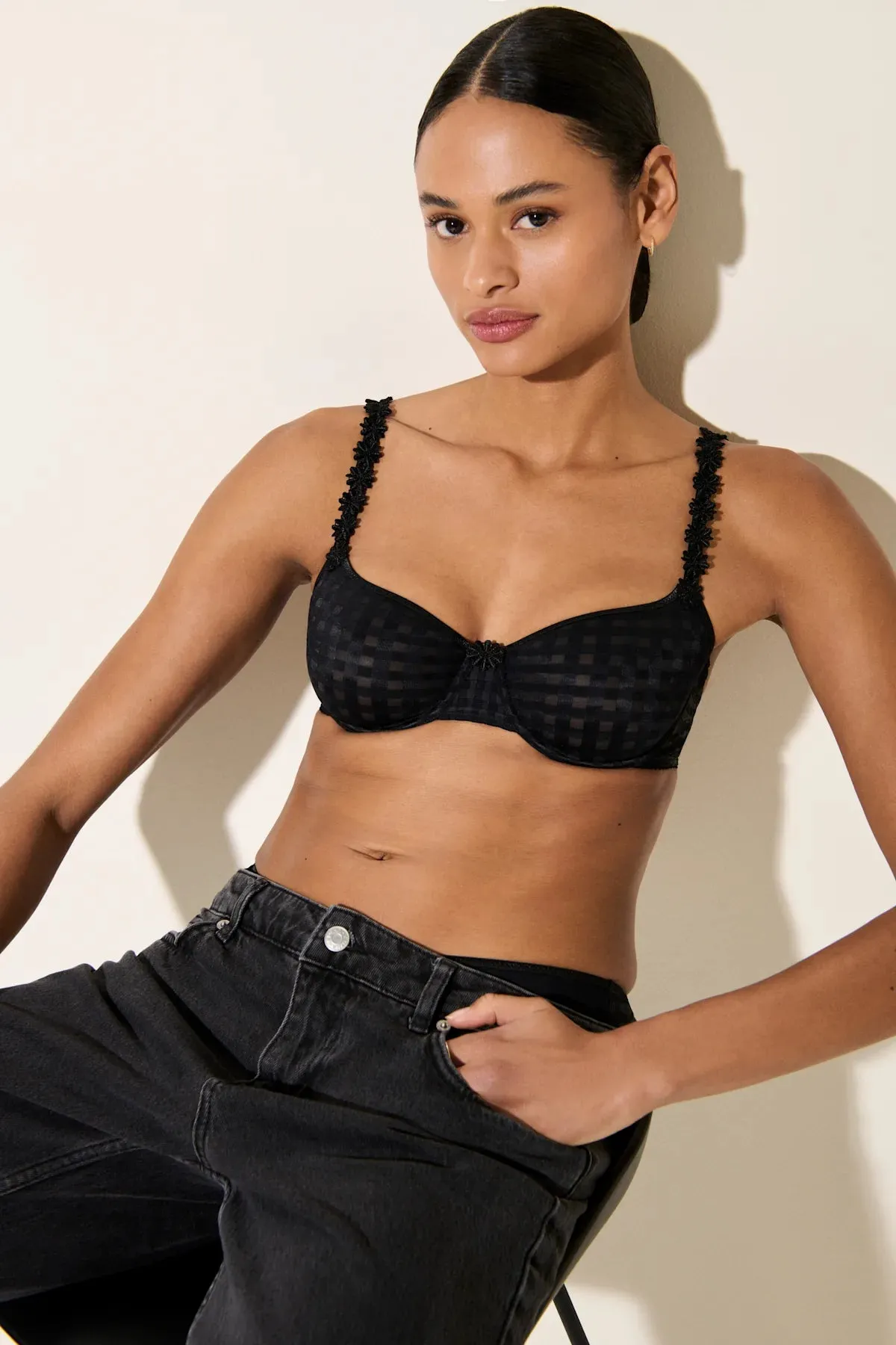 Avero Non Padded Full Cup Seamless Bra In Black - Marie Jo