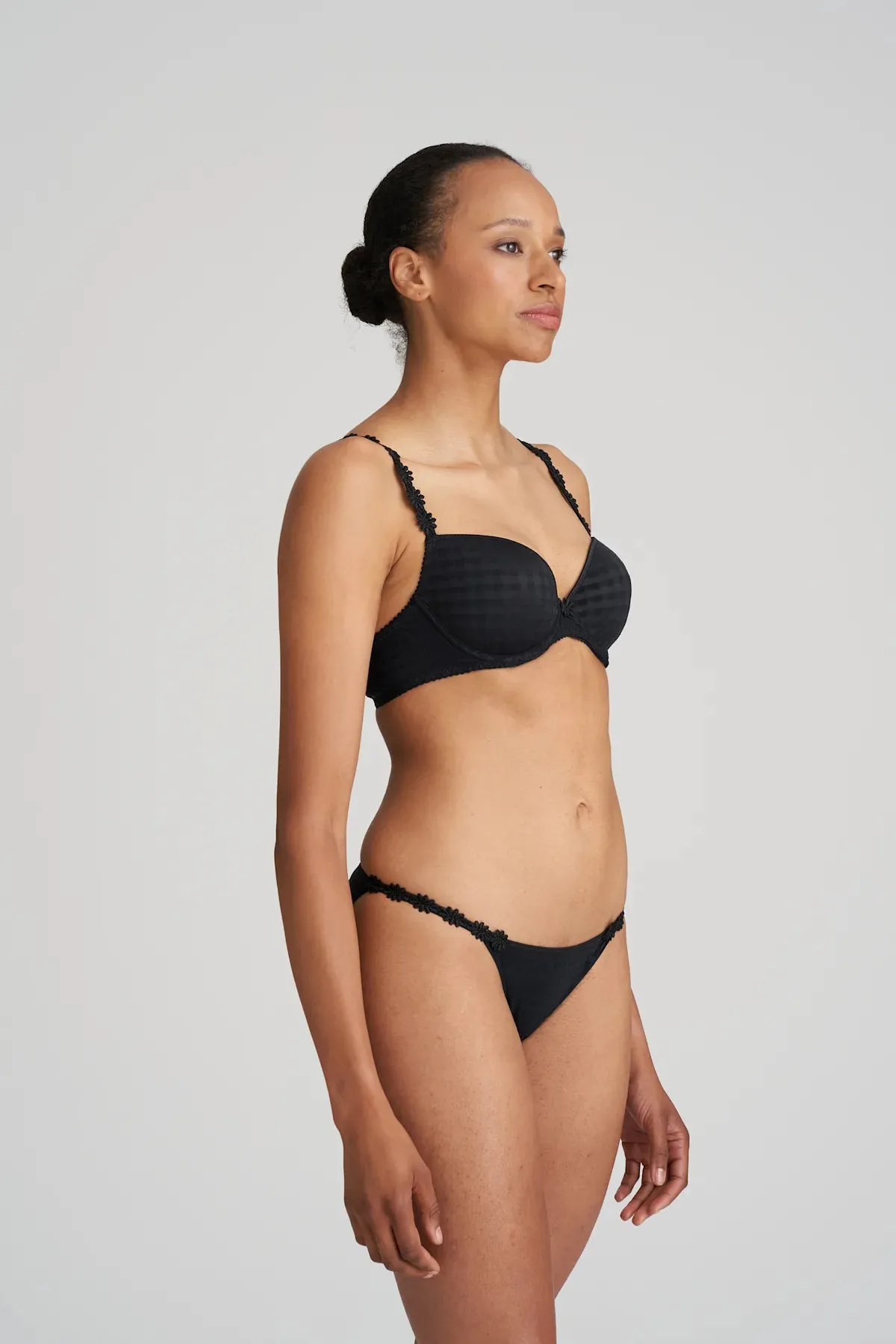 Avero Padded Plunge Bra In Black - Marie Jo