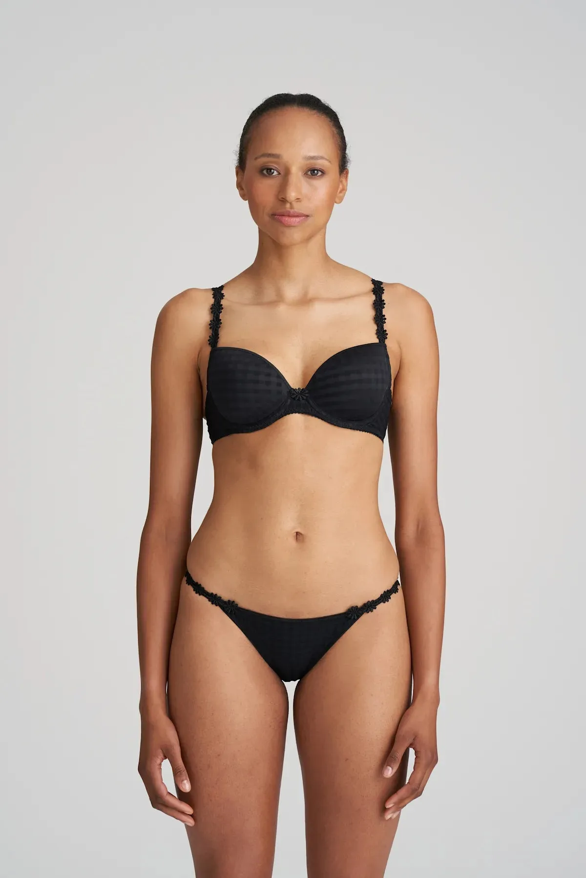 Avero Padded Plunge Bra In Black - Marie Jo