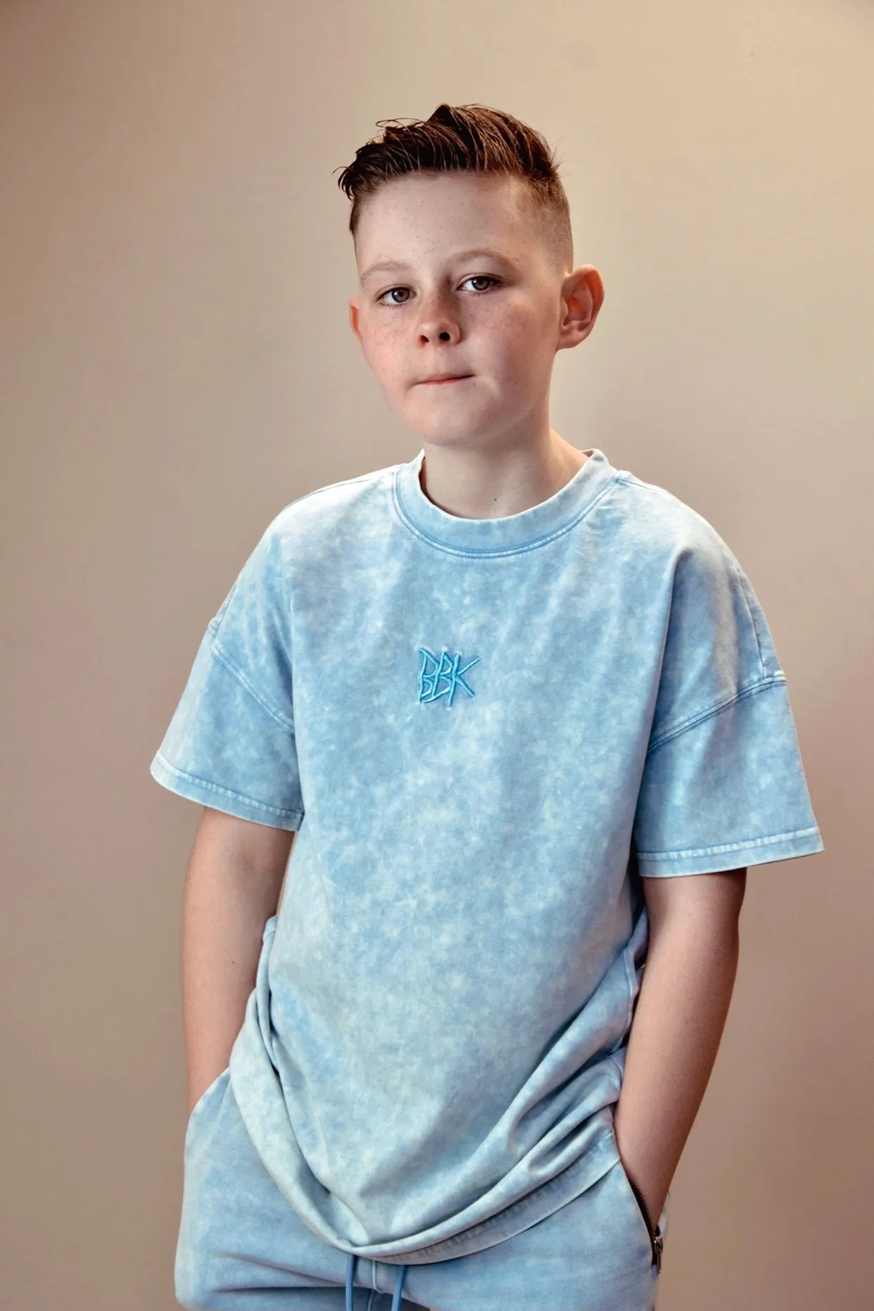 BASICS TEE - ACID WASH BLUE