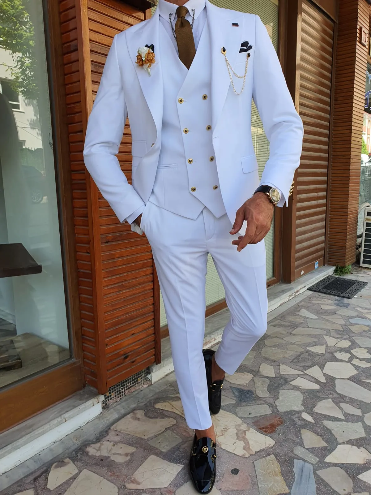 Boston White Slim Fit Peak Lapel Wool Suit for Modern Men