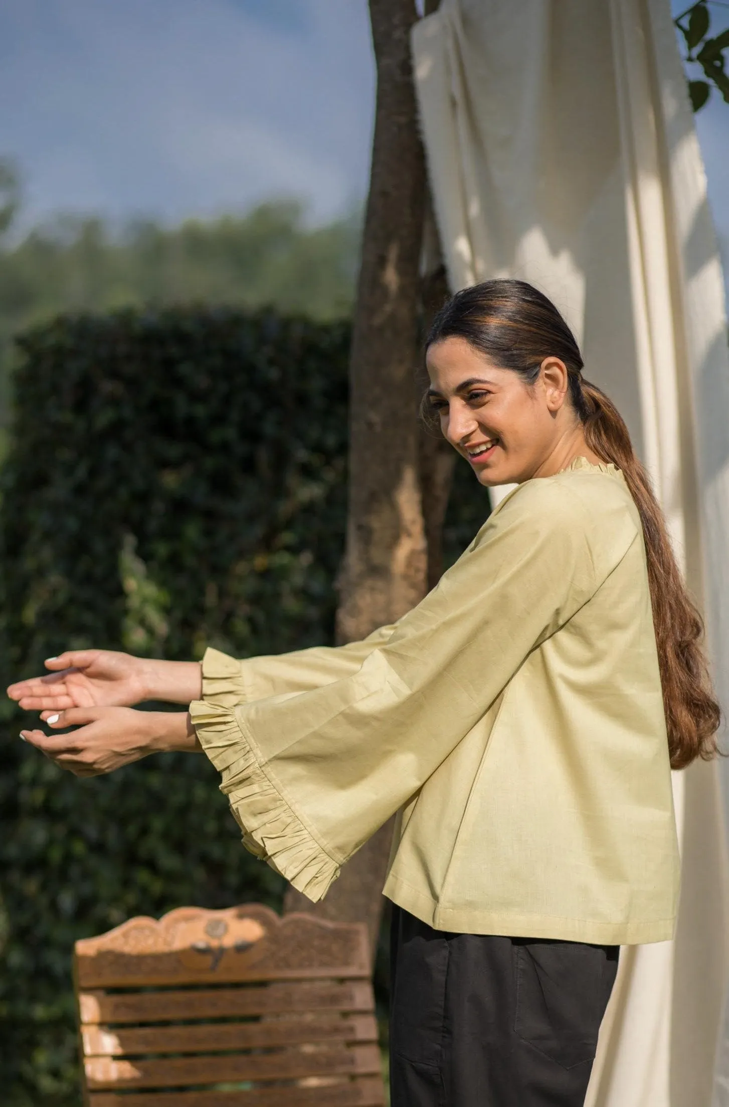 Dahlia Bell-sleeves Top
