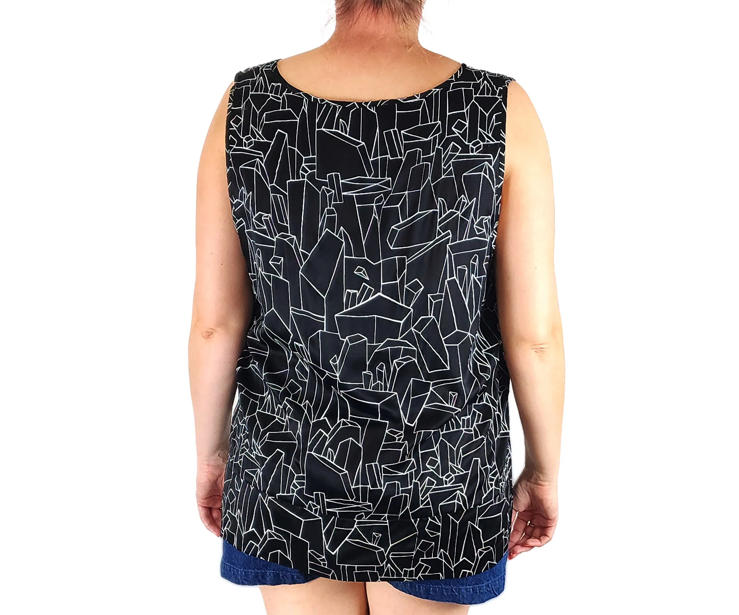 Elk black geometric print top size XL