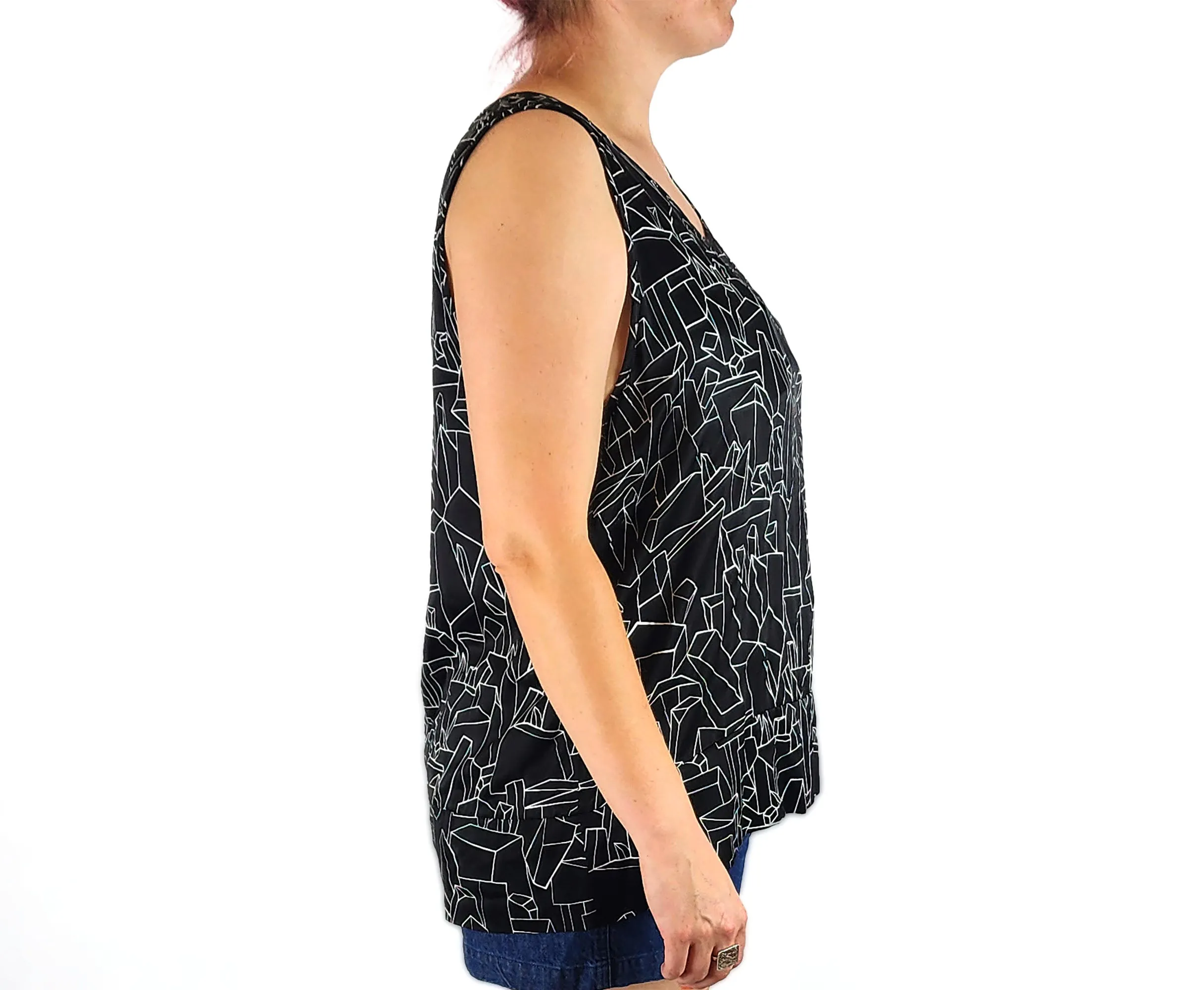 Elk black geometric print top size XL