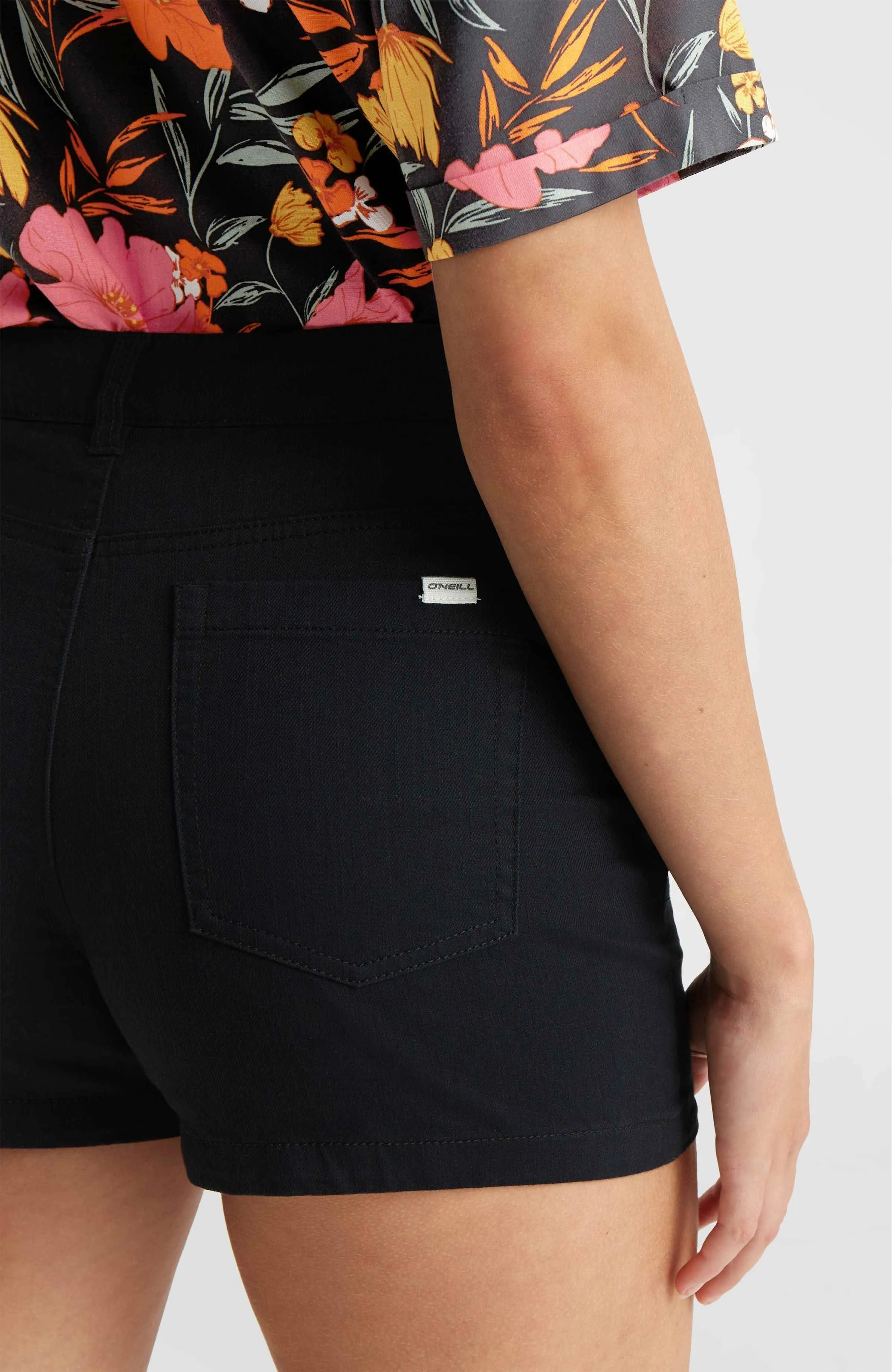 Essentials Stretch-Shorts mit fünf Taschen | Black Out