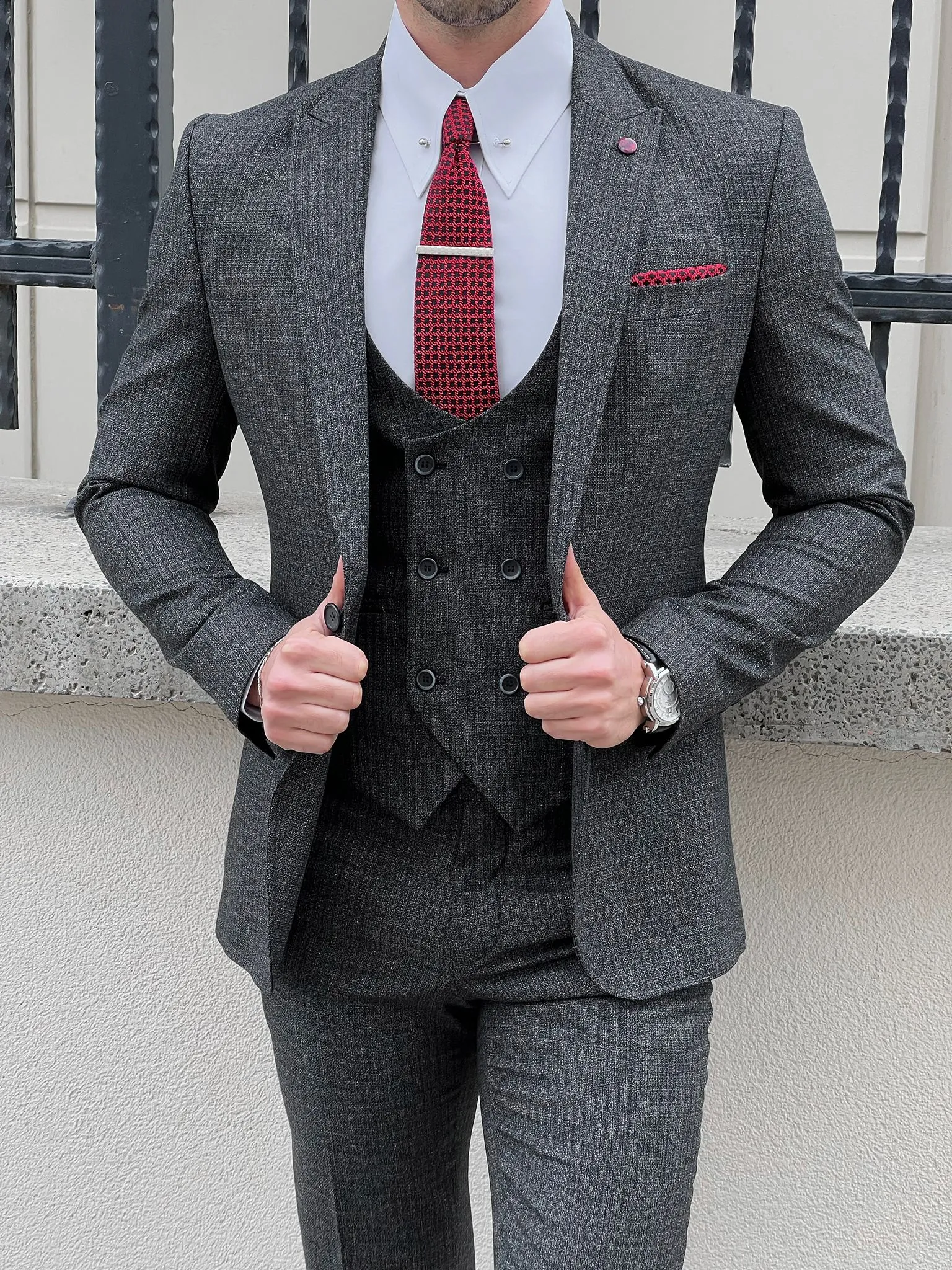 Fabio Anthracite Slim Fit Woolen Suit for the Modern Man