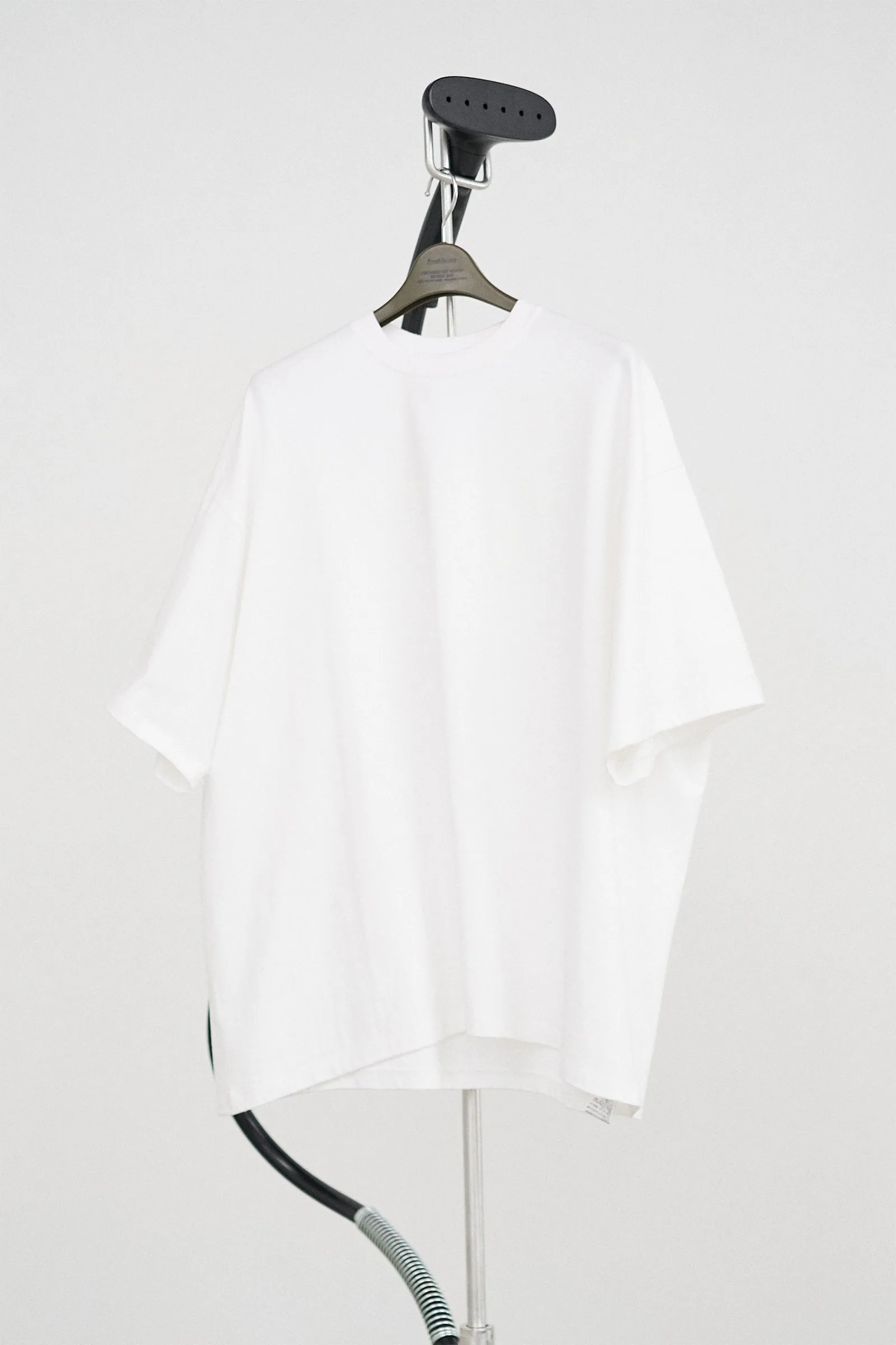 Fresh Service / FS PRINTED TEE ”SIGNGNBOARD”