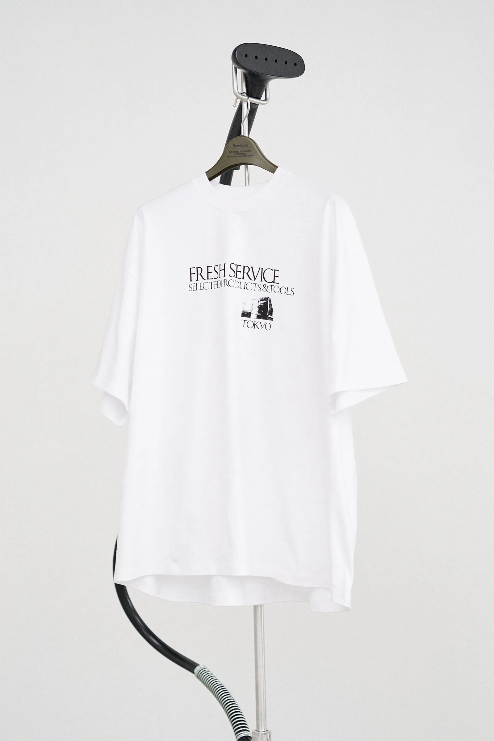 Fresh Service / FS PRINTED TEE ”SIGNGNBOARD”