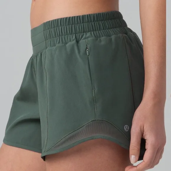 Lululemon Hotty Hot Short II (Long 4&quot;) Dark Forest Size 6 W7AGTTP