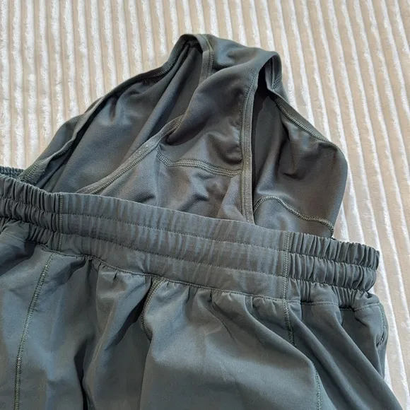 Lululemon Hotty Hot Short II (Long 4&quot;) Dark Forest Size 6 W7AGTTP