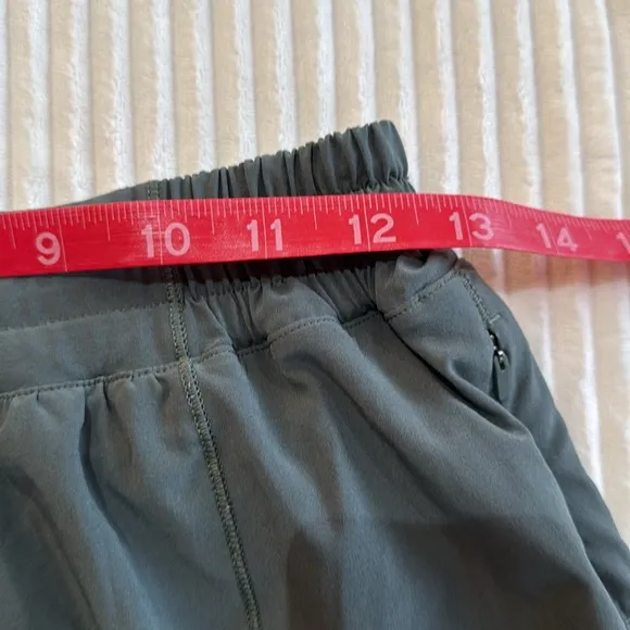 Lululemon Hotty Hot Short II (Long 4&quot;) Dark Forest Size 6 W7AGTTP