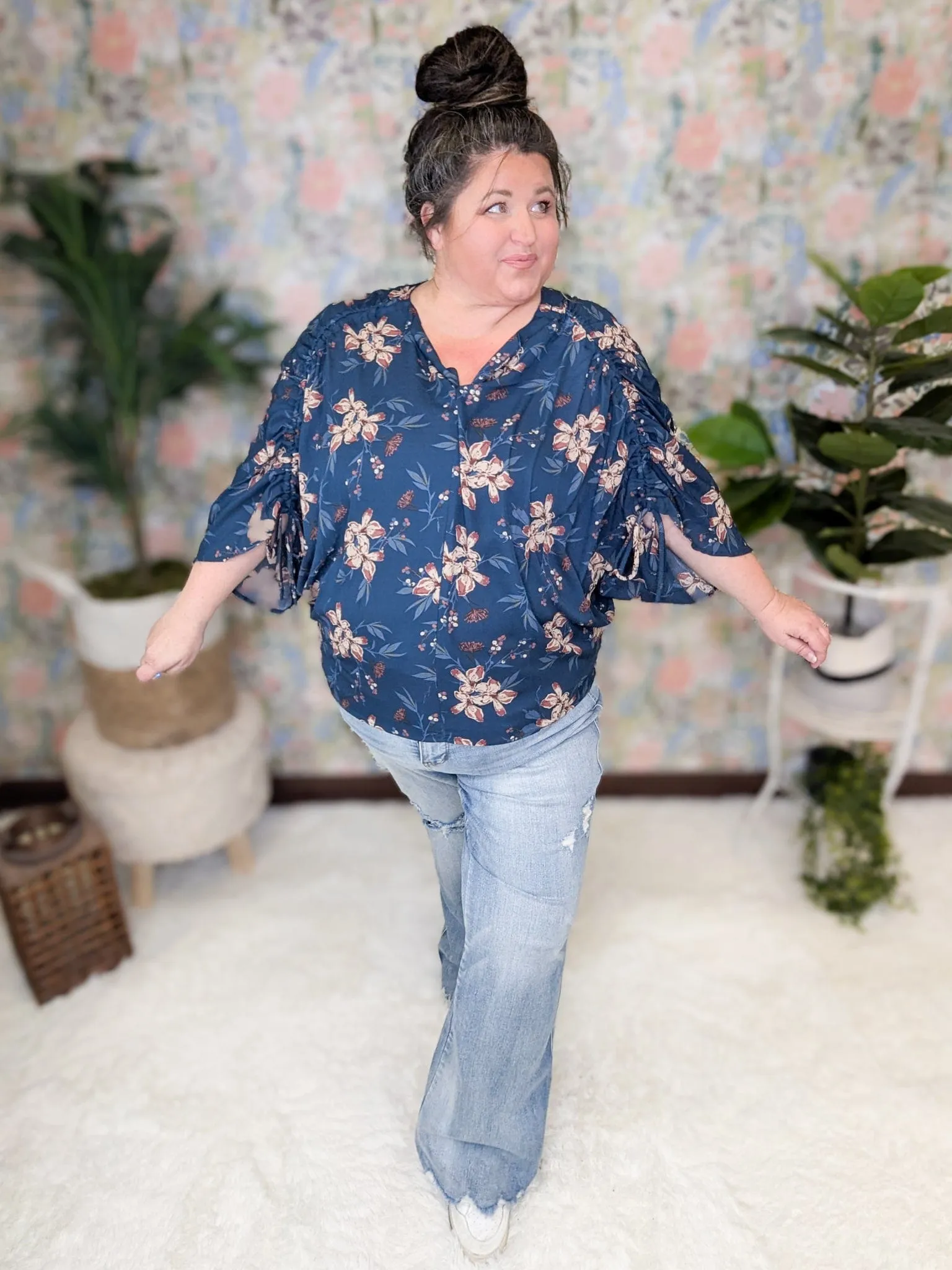 Luna Ruched 3/4 Sleeve Top in Navy Floral