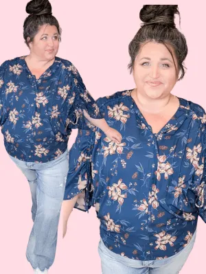 Luna Ruched 3/4 Sleeve Top in Navy Floral