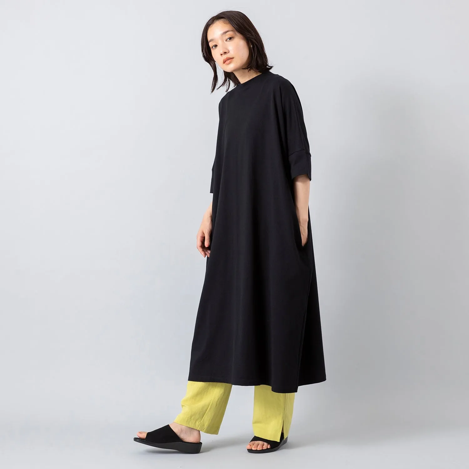 MANON | マノン　SLIT EASY PANTS
