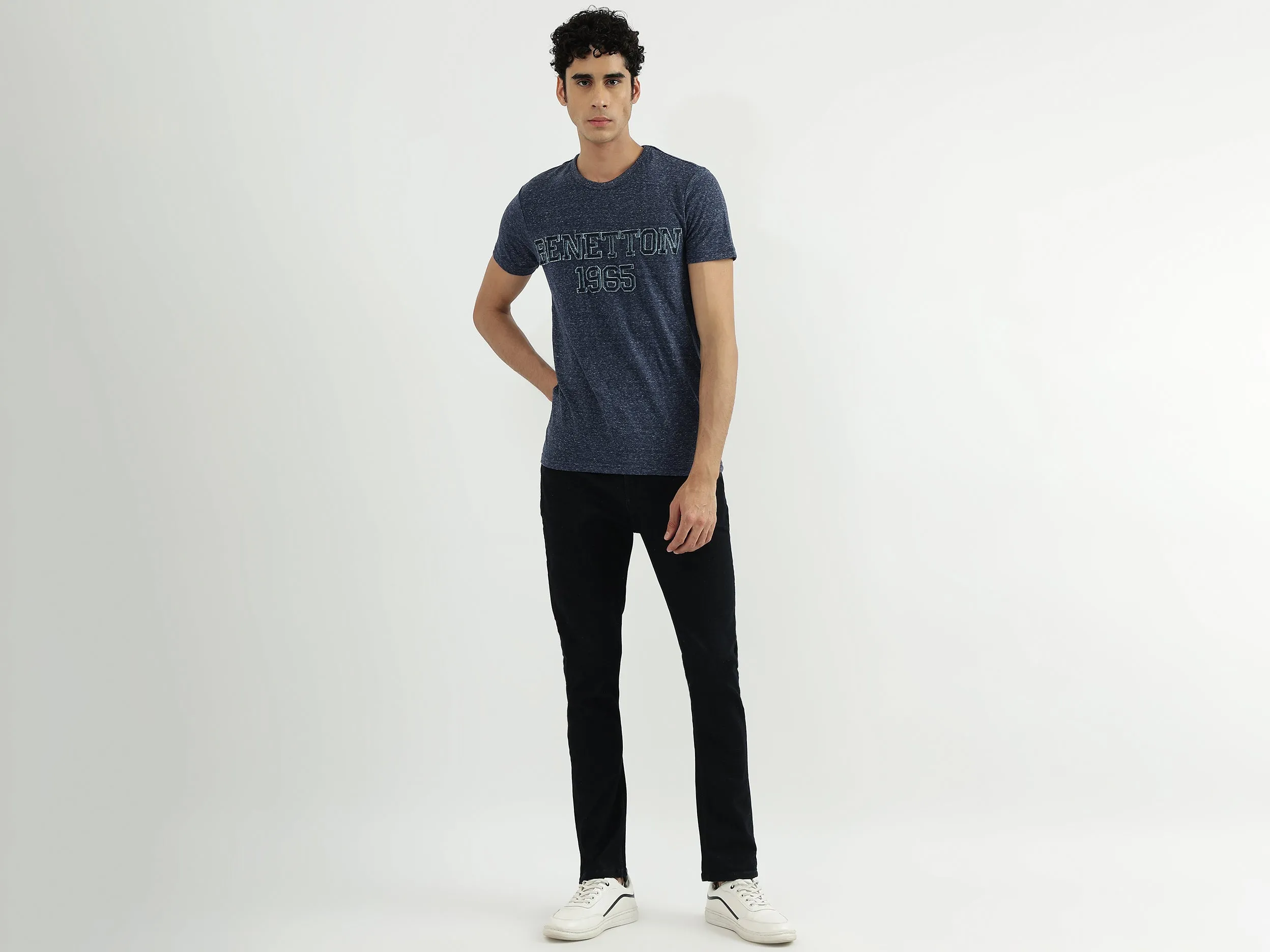Men Solid Carrot Fit Jeans
