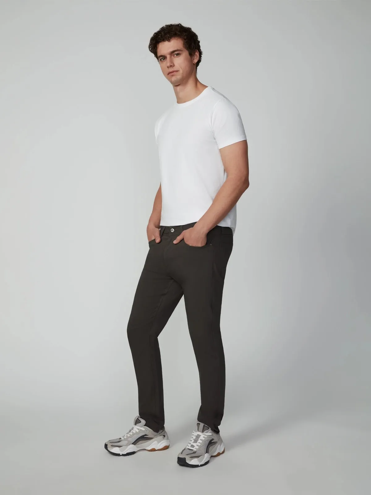 Men's Solid Bungee Relaxed 5-Pocket Pant