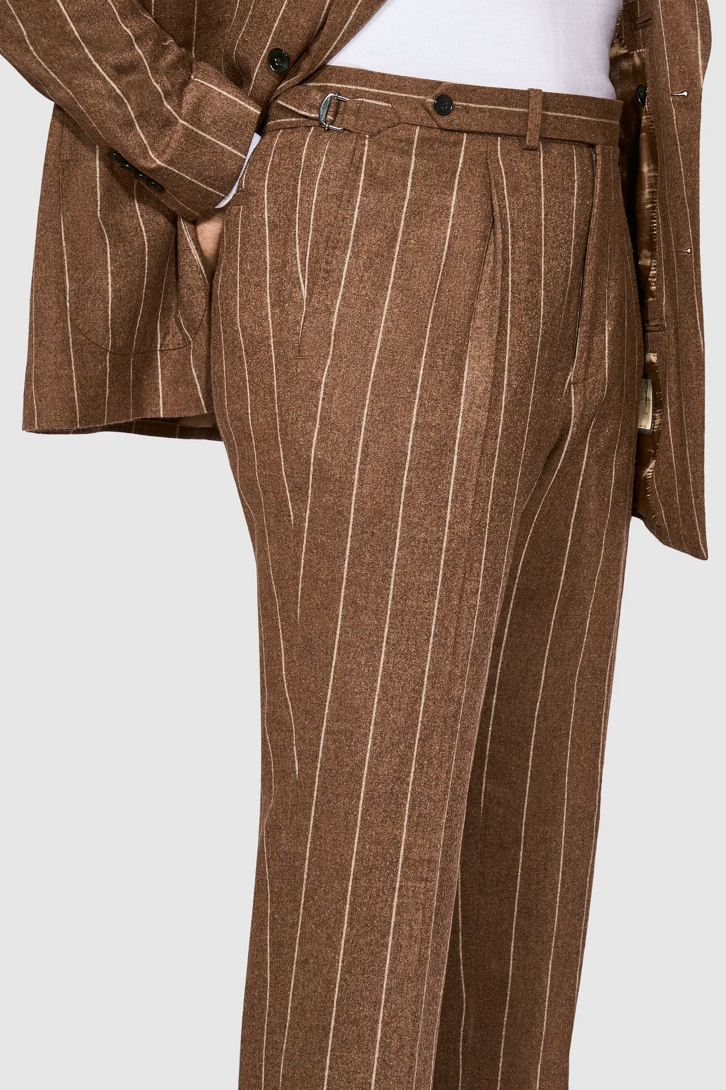 New SUITREVIEW Elmhurst Ginger Chalkstripe Wool and Cashmere DB Suit - Size 40L