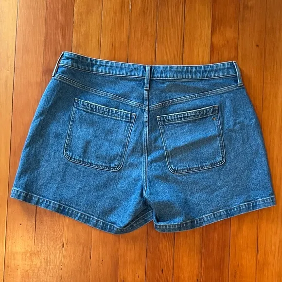 NWOT -Madewell - Plus Curvy Patch-Pocket Denim Shorts in Earlwood Wash -…