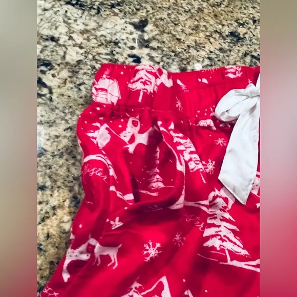 NWT Hollister Christmas Shorts Pajama Set