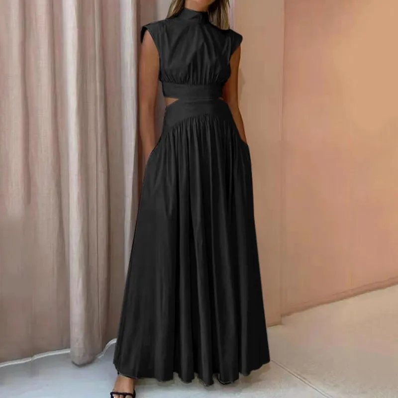 Prudence - Elegant sleeveless dress with a fashionable high neckline