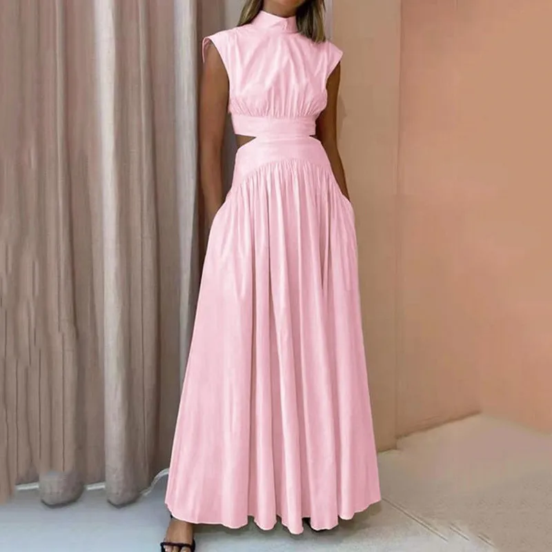Prudence - Elegant sleeveless dress with a fashionable high neckline