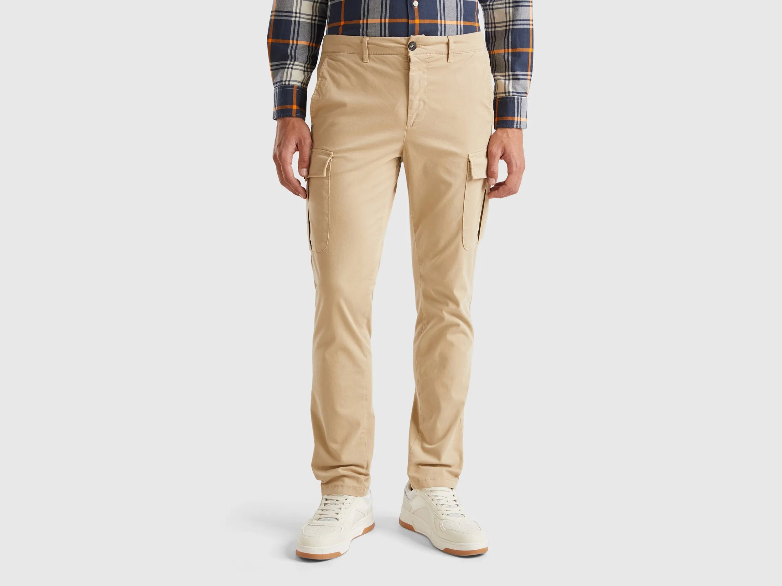 Solid Slim Fit Cargo Pant