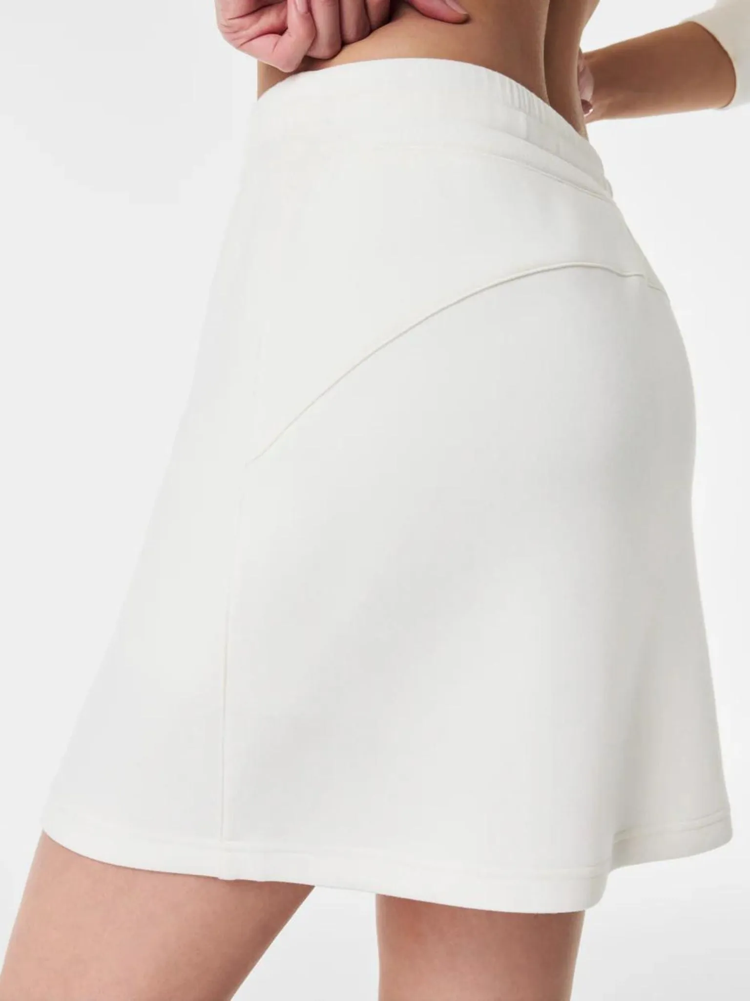 SPANX Air Essentials 14" Skort