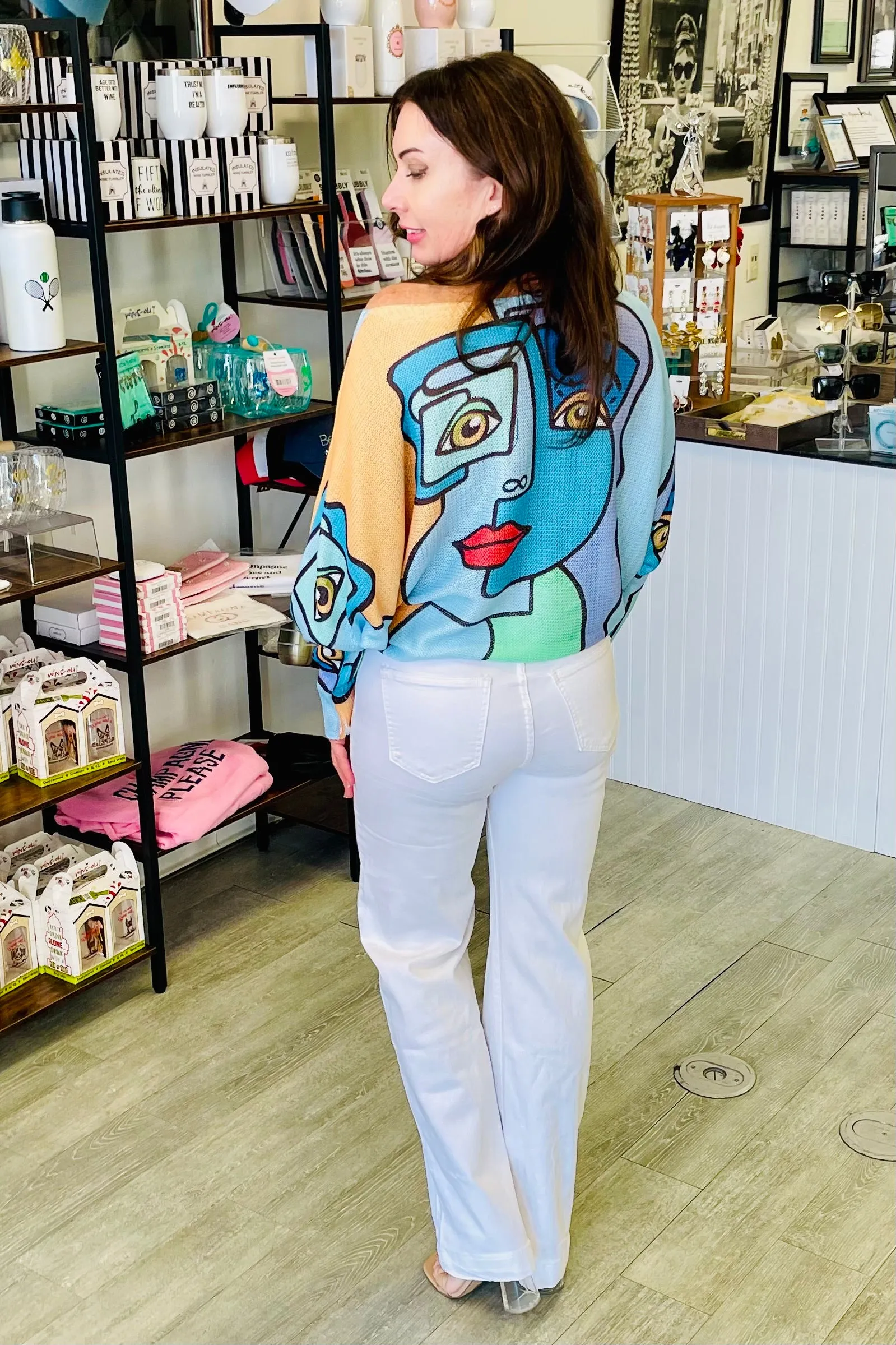 The Q2 Straight Leg Jeans with Gold Button Details - White