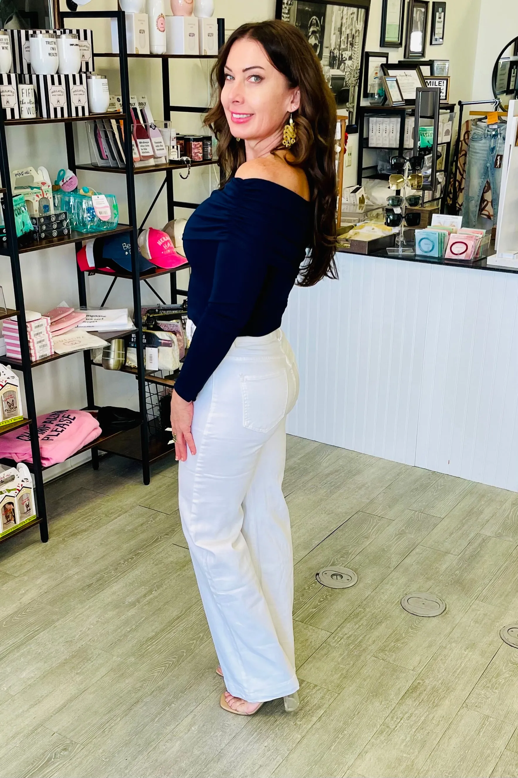 The Q2 Straight Leg Jeans with Gold Button Details - White