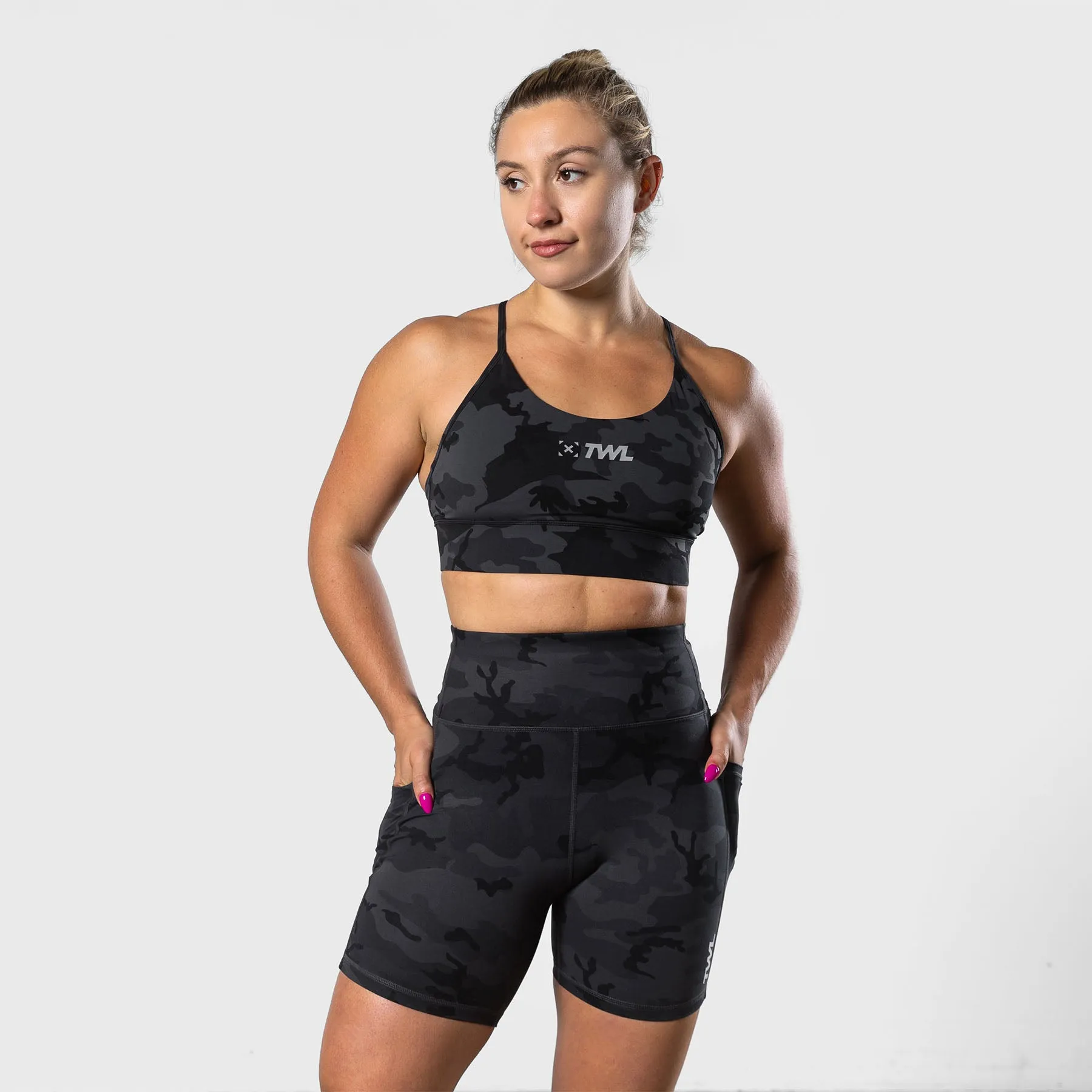 TWL - WOMEN'S ENERGY SHORTS MID LENGTH - BLACK CAMO
