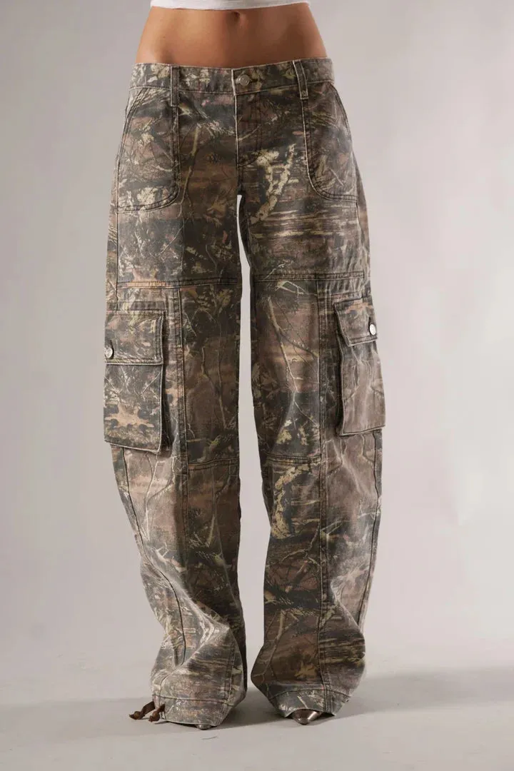 Wiola Wide-Leg Cargo Pants in Camouflage