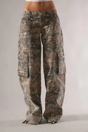 Wiola Wide-Leg Cargo Pants in Camouflage